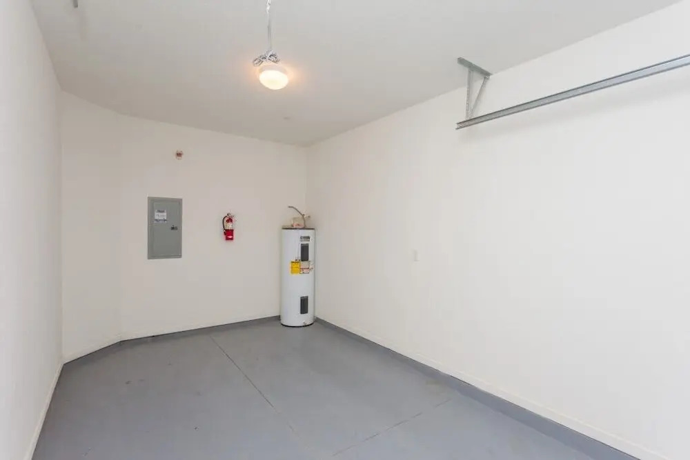 3 Bedroom Modern Townhome 4003 Townhouse