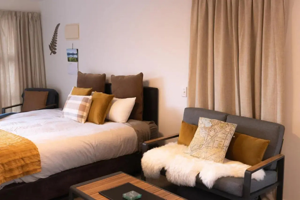 Wanaka Lake Studio (New) (Adults Only)