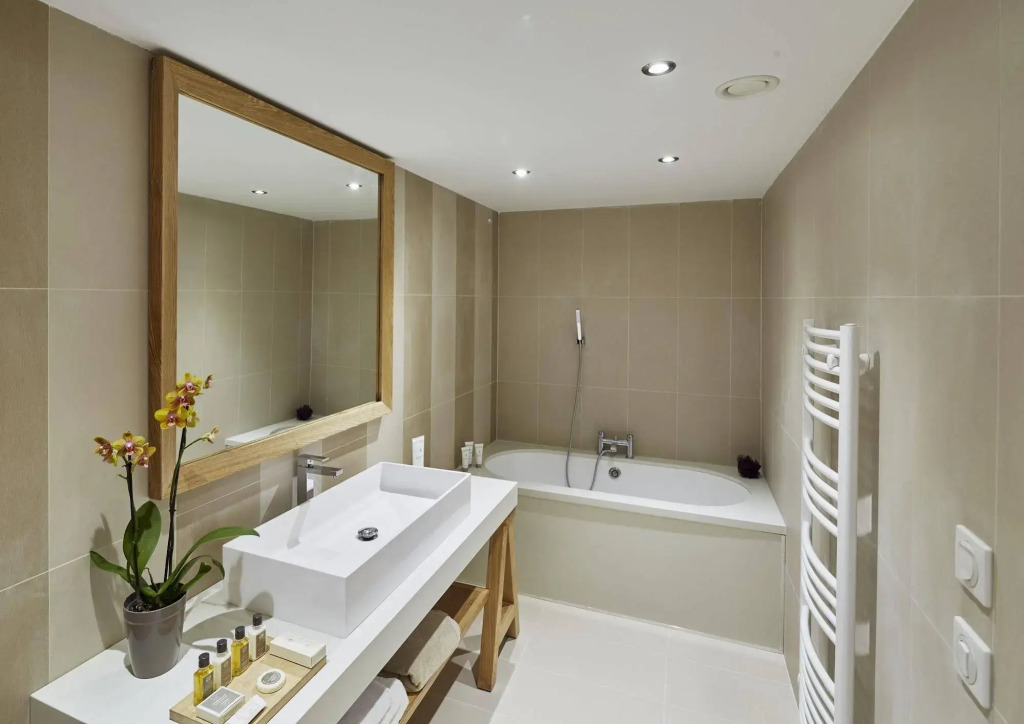 Mercure Maintenon
