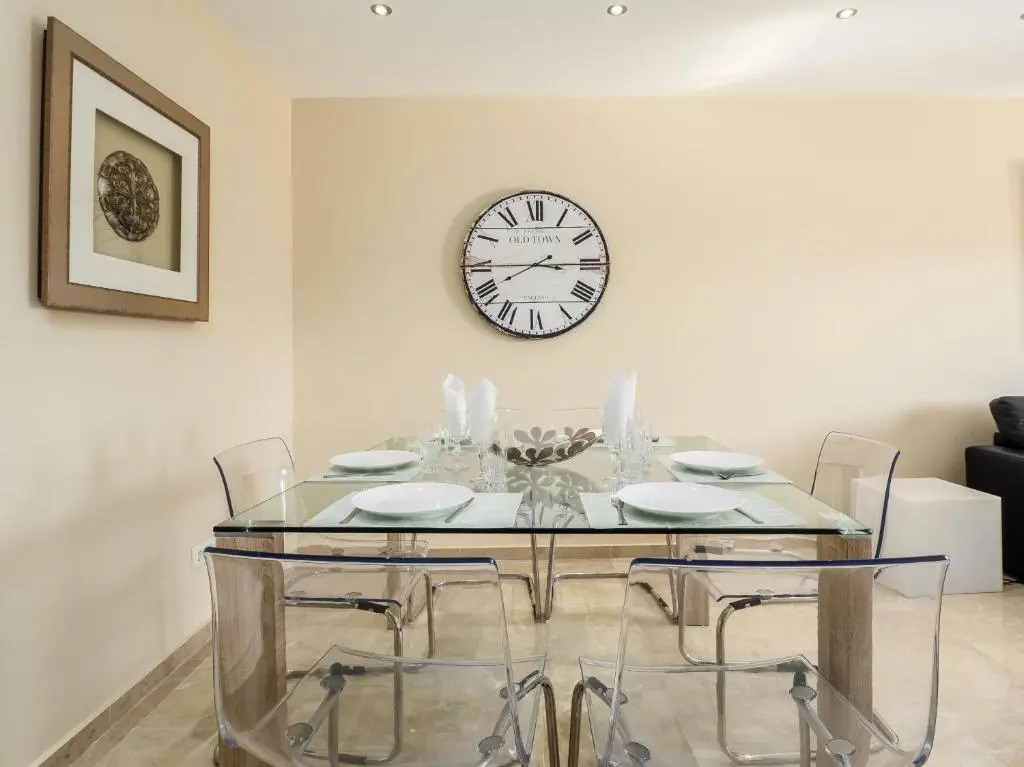 2174-Huge 3 bedrooms with terrace and pool