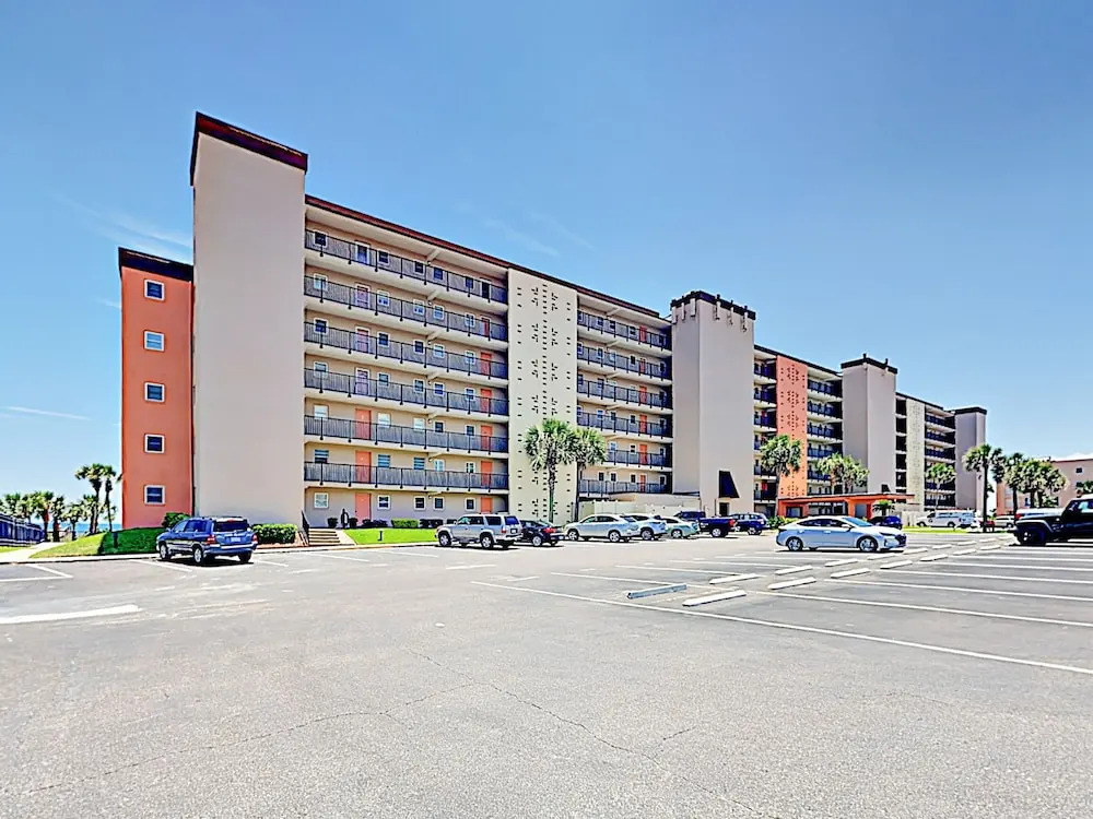 New Listing! Oceanfront - Walk To Beach 2 Bedroom Condo