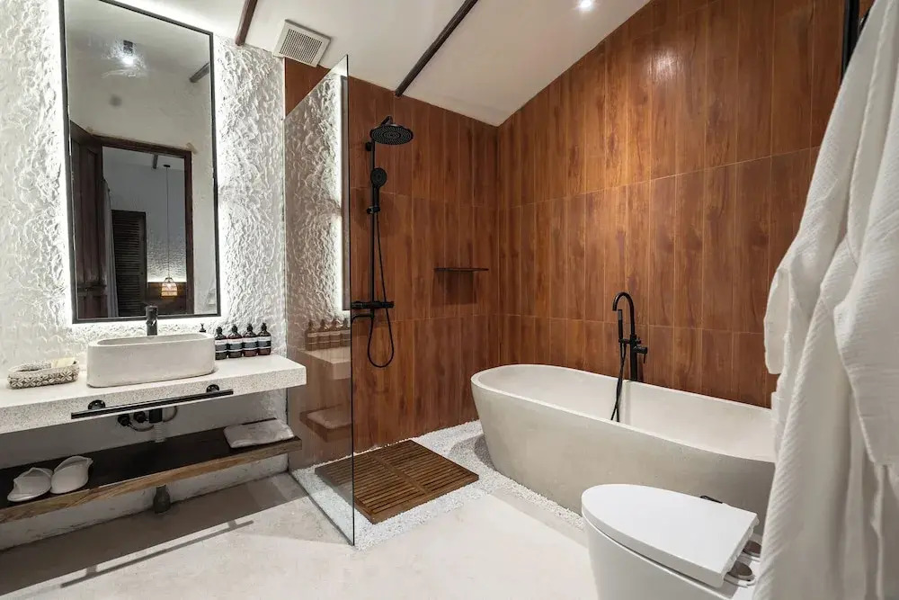 Moonlight by EVDEkimi - Stylish 2BR escape with Tropical garden and Pool