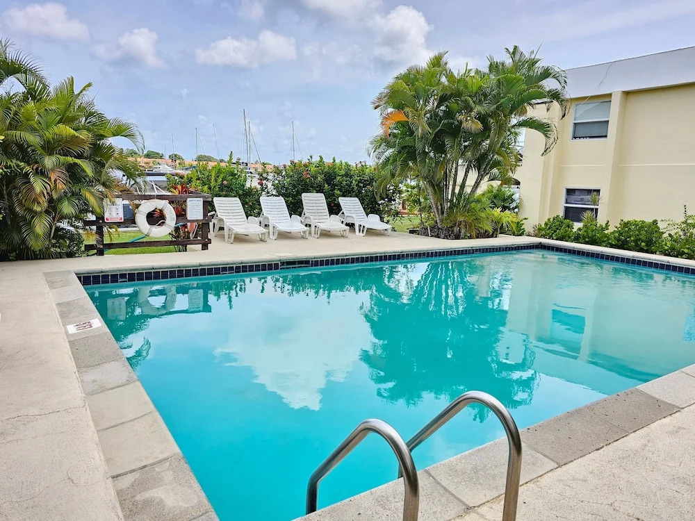 Bay View #7 - 3 bedroom, 3.5-bath waterfront townhouse in a gated community in Rodney Bay 3 Townhouse by RedAwning