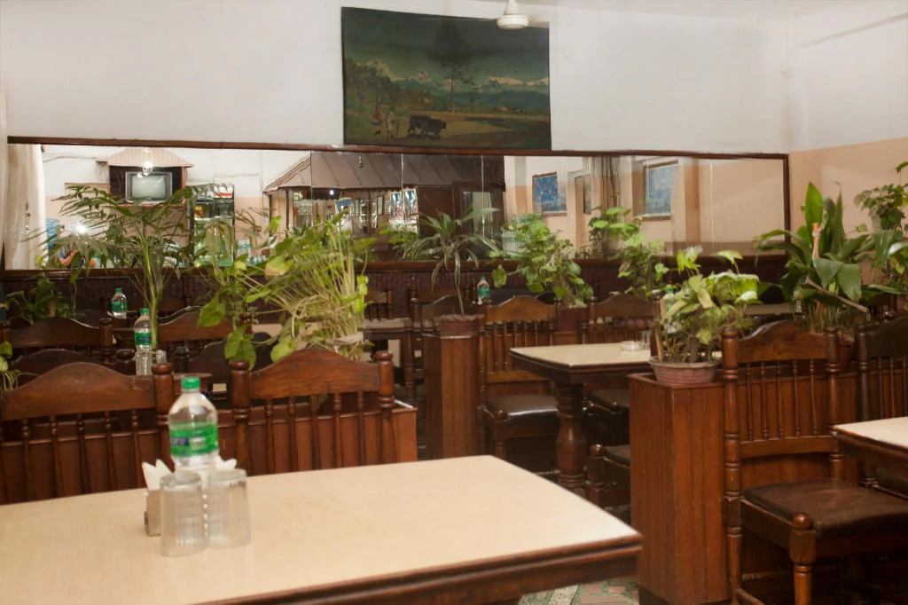 OYO 374 Hotel Holiday Taj (p) Ltd