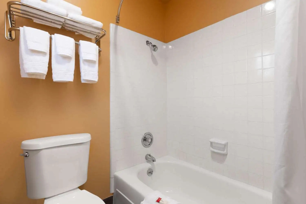 Rosewood Inn & Suites