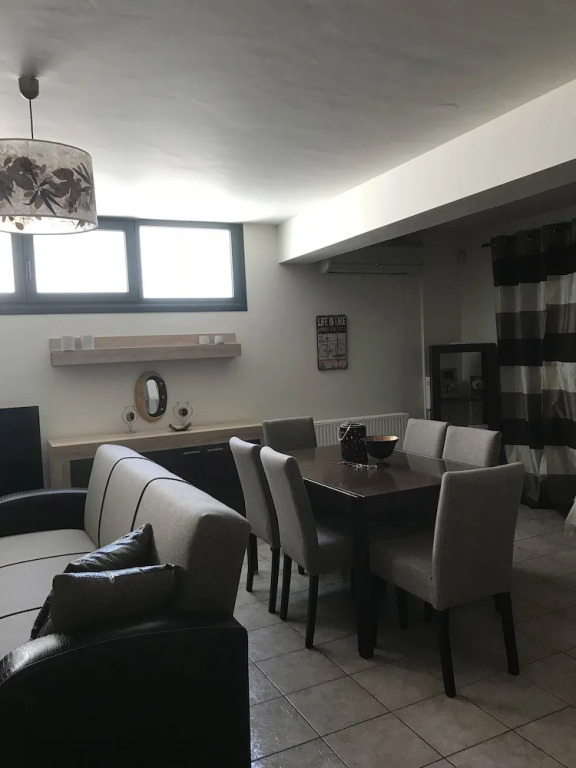 This Wonderful Residence Offers a Great Experience for up to 10 People