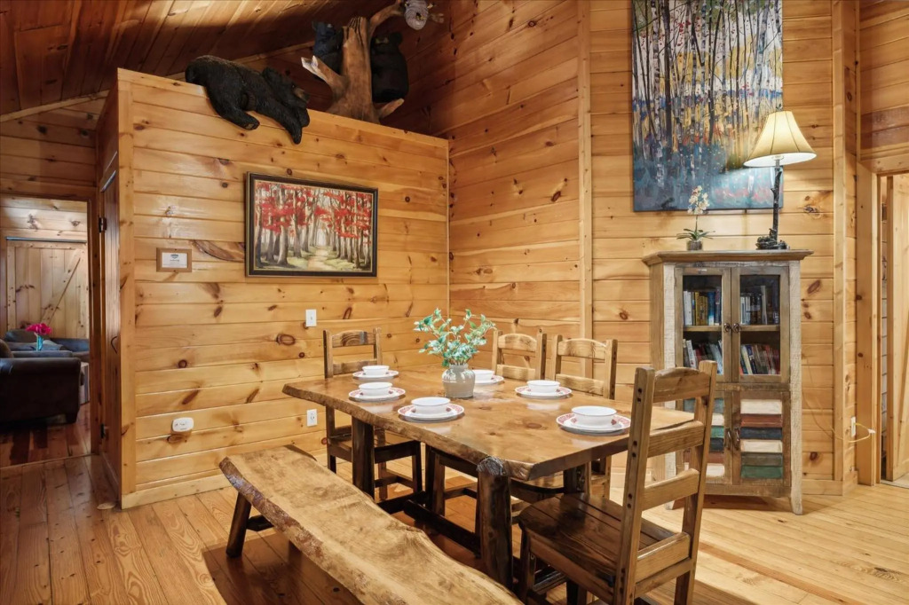 Lucky Cub Cabin