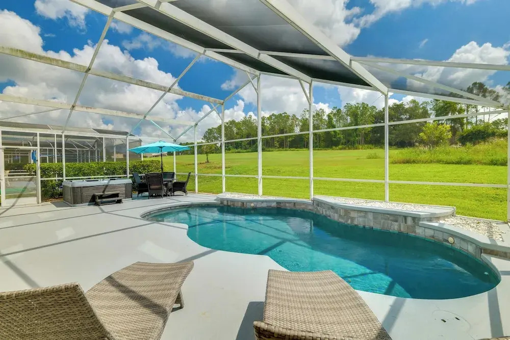 Private Pool & Hot Tub: Modern Davenport Home!