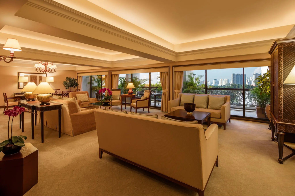 Отель Conrad Singapore Orchard