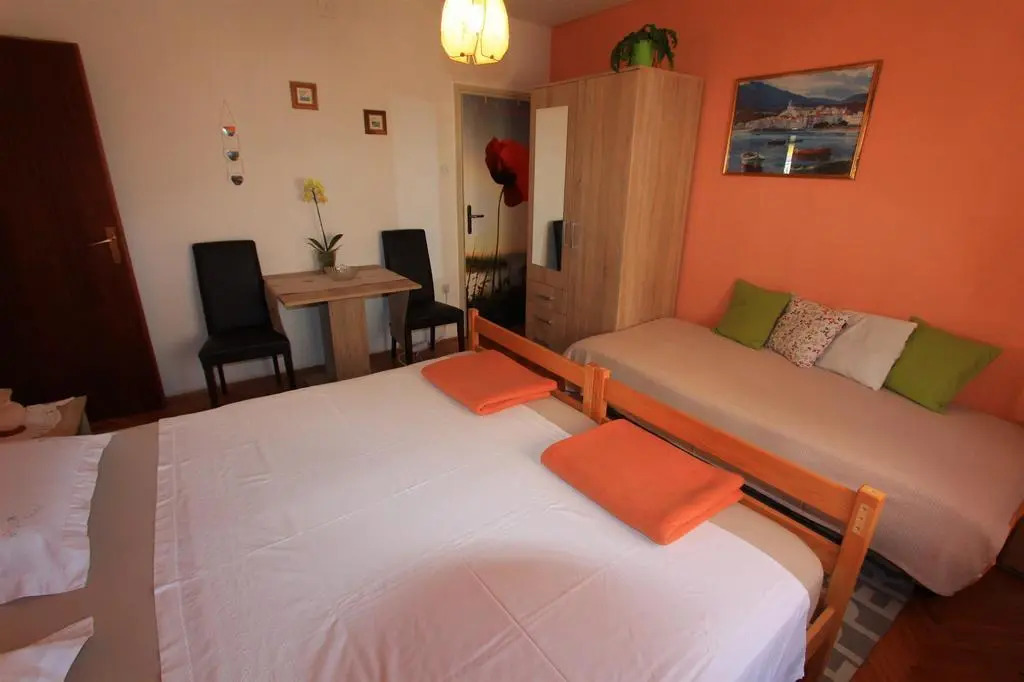 Apartment Antic S
