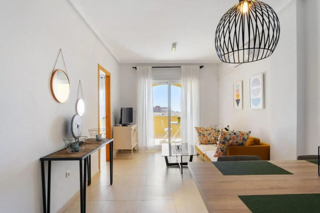 Nice modern 2 bed apartment in Torrievieja