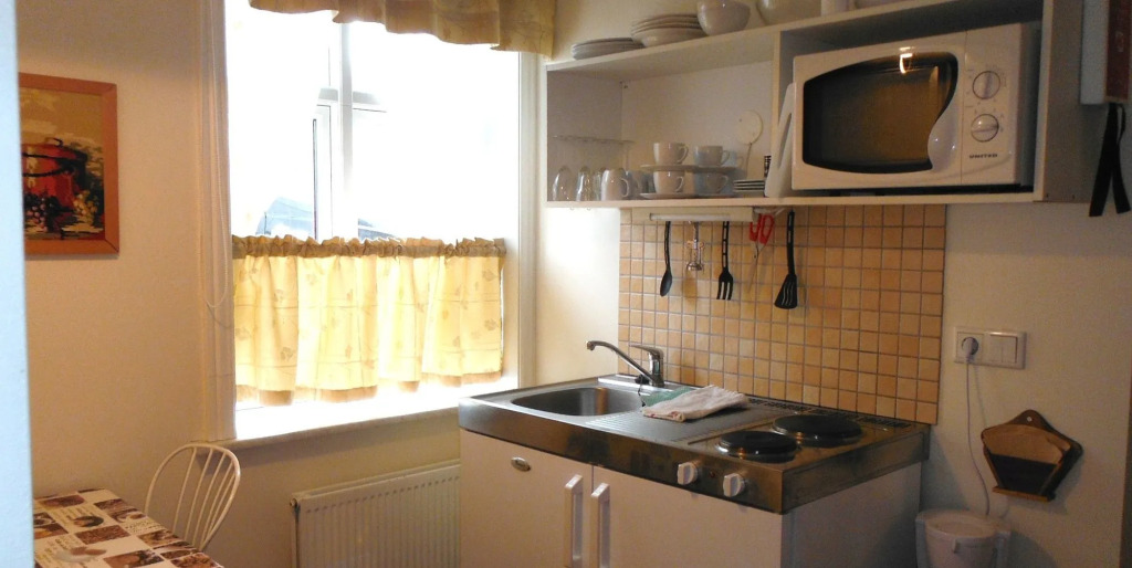 Three Sisters Studio Apartments
