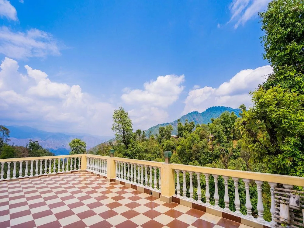 OYO 14132 Home Elegant 1BHK Kempty Road