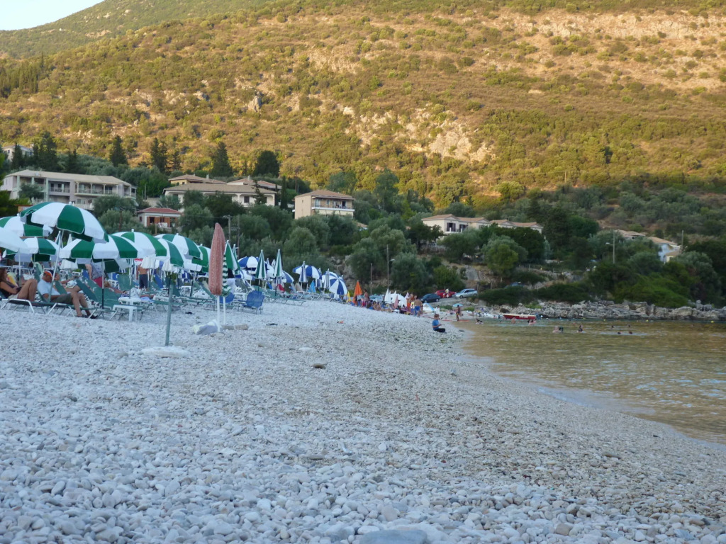 Ilianthos Apartments & Studios