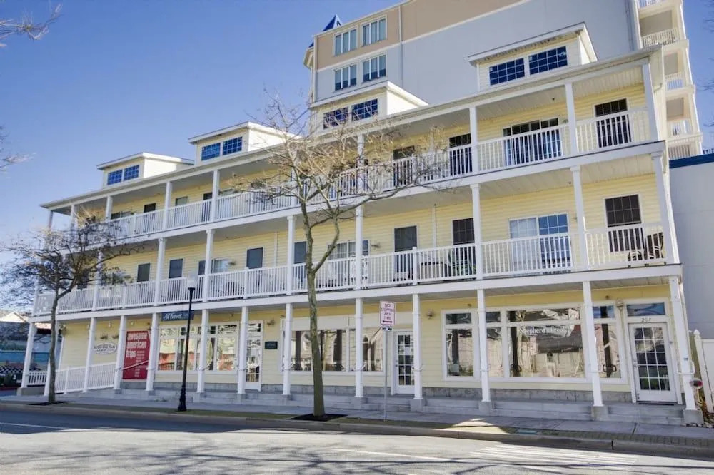 Boards Edge 102 - 4 Br Townhouse