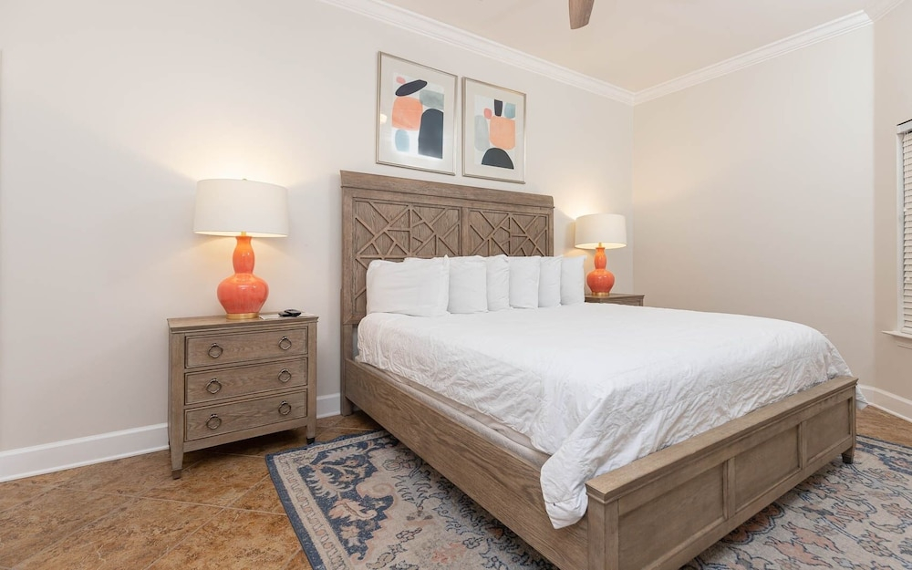 Phoenix West 1906 3 Bedroom Condo