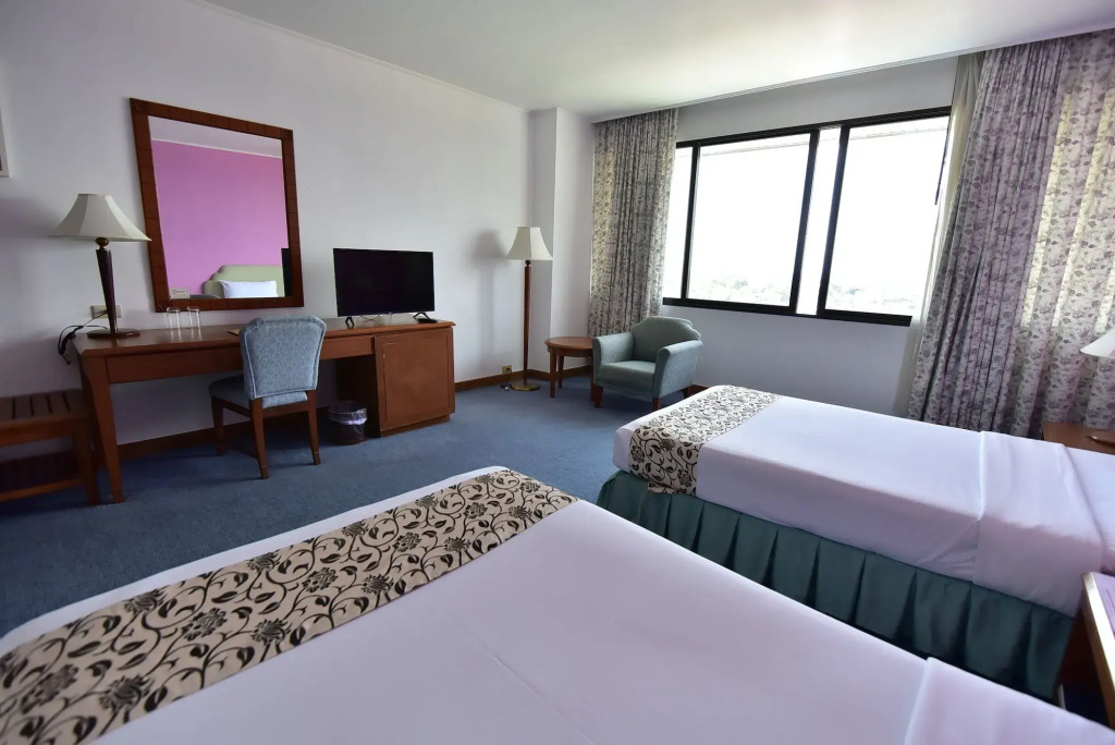 Thumrin Thana Hotel