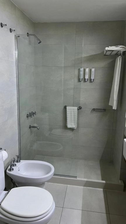 ian Hotel