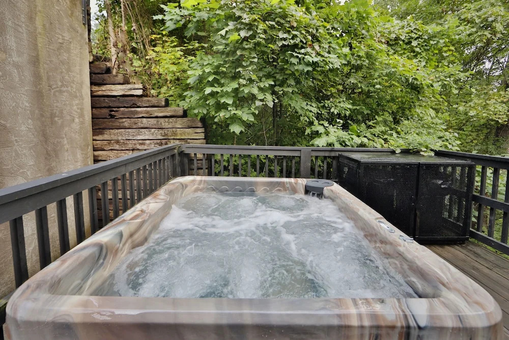 Ivy Falls 9 - Five Bedroom Chalet