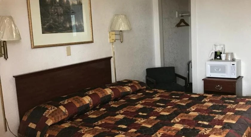 Americana Motel