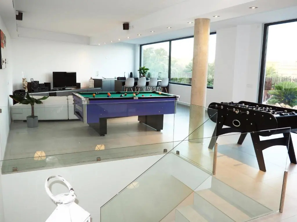 Casa Lou, architect villa with heated pool at Begur, 470m2