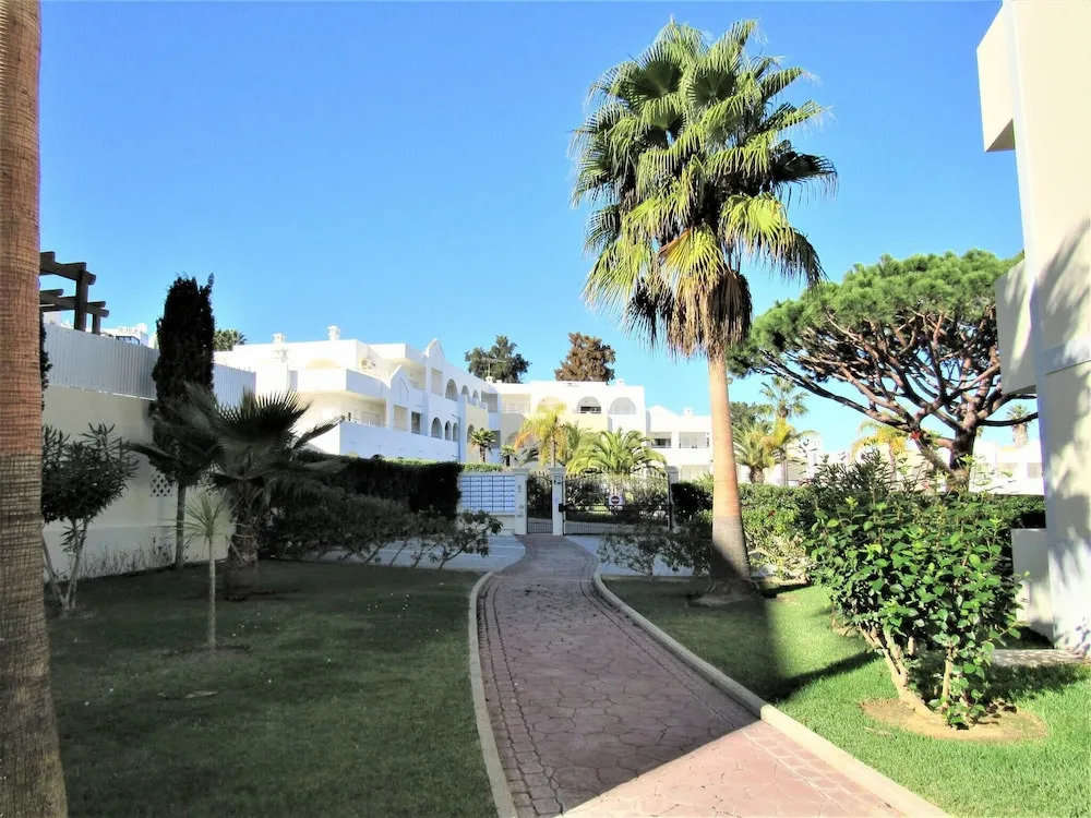 Albufeira Central Apartment 2 Rooms, Wifi, Pool