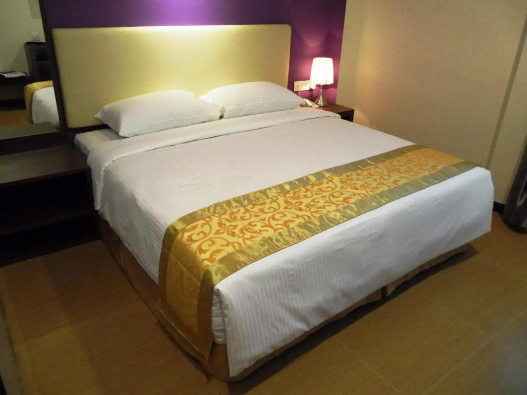 8 Days Boutique Hotel @ Mount Austin JB