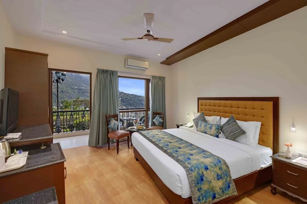 The Prince - A Lake Facing Resort and Spa
