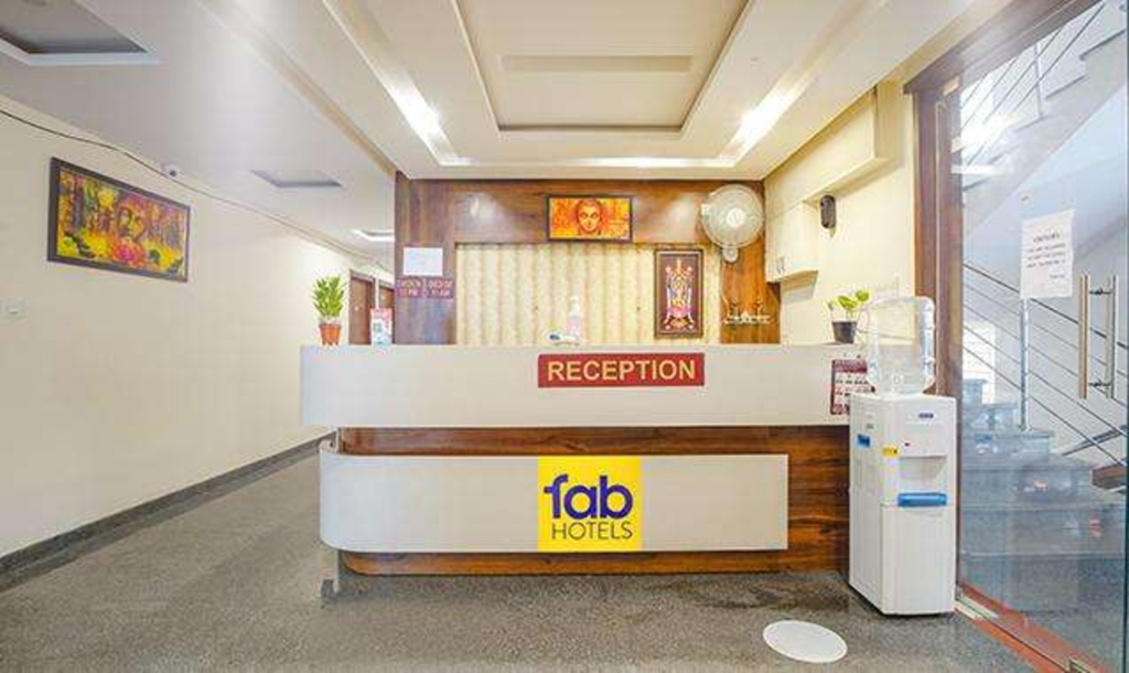 Fabhotel Royal Inn I