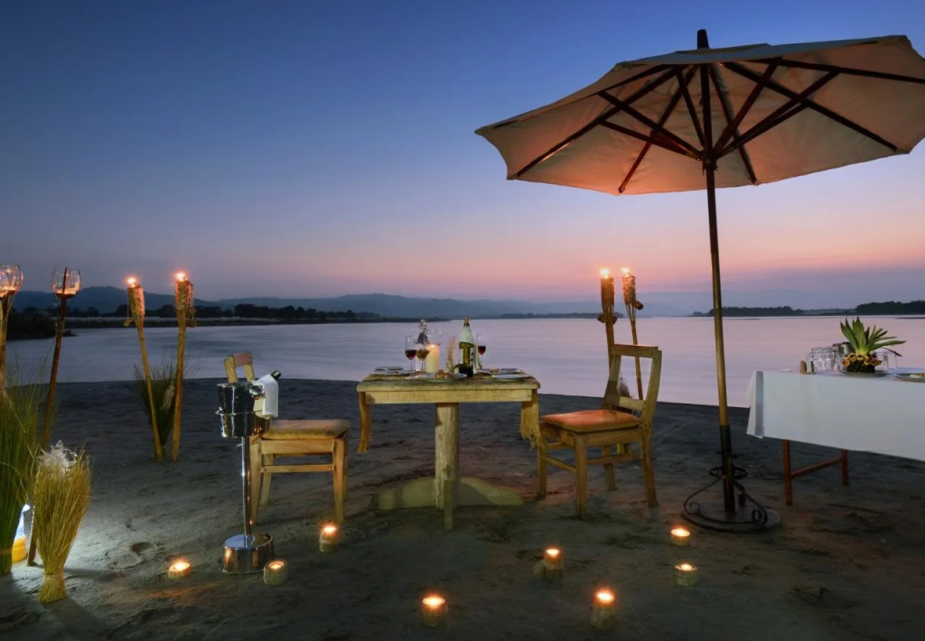 Barahi Jungle Lodge