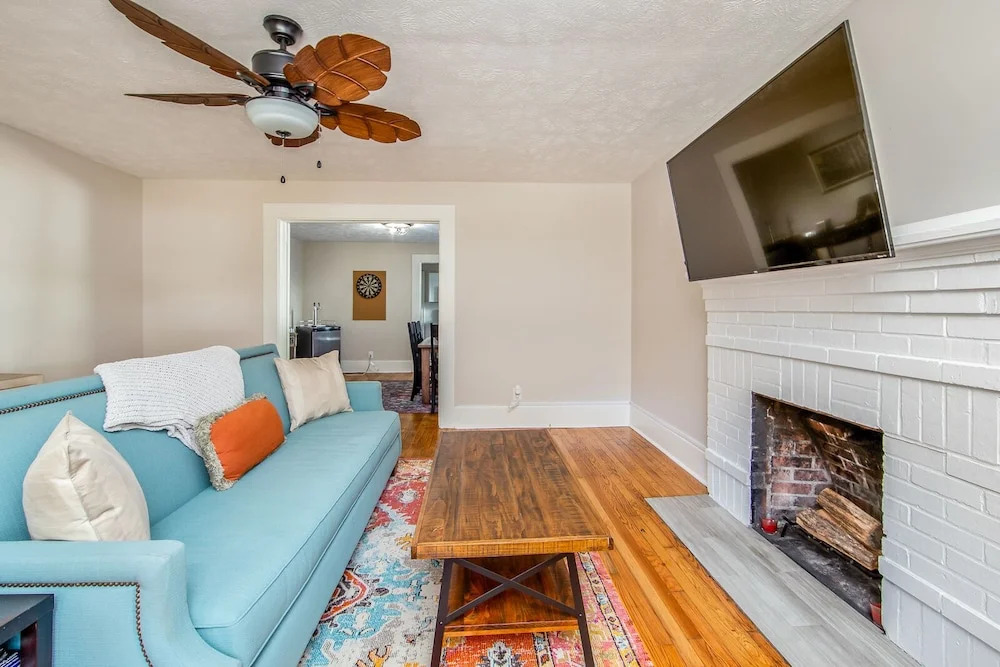 The Broadfoot Bungalow