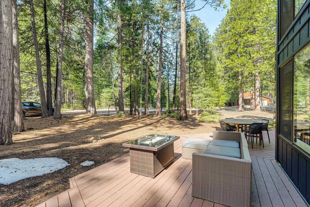 Modern Big Trees Family Cabin w/ Full Amenities