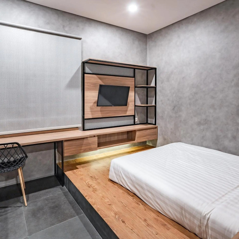 LOA Living Solo Baru