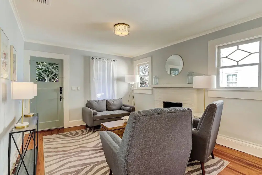 114 S 6th Street
