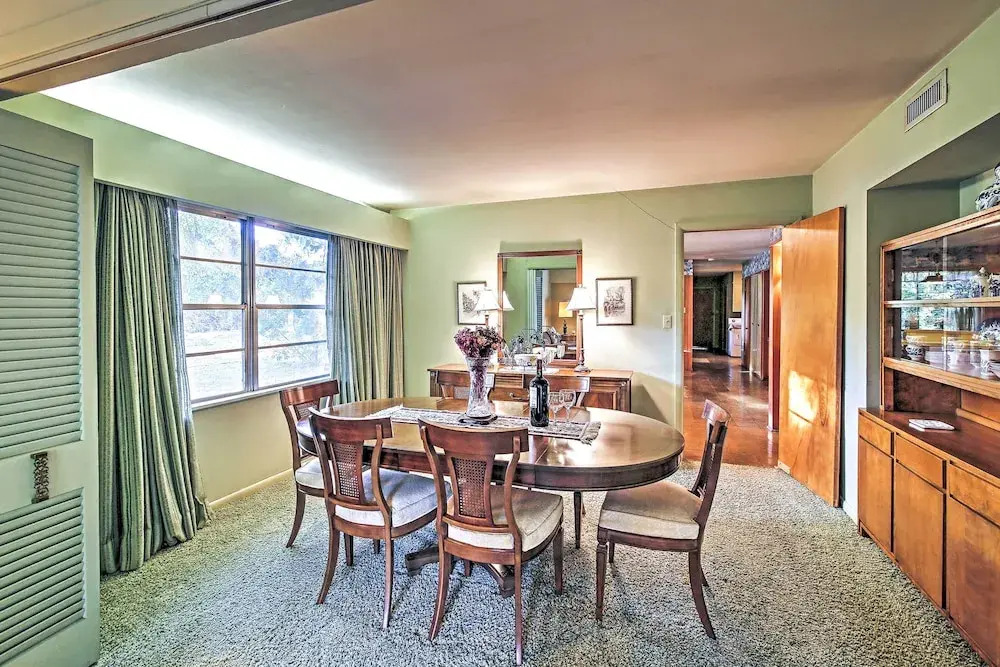 Mid-century Hideaway: Spacious Brownsville Home!