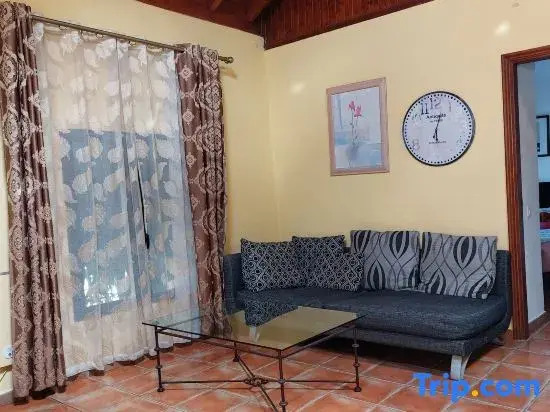 Holiday Home to the Street With big Kitchen