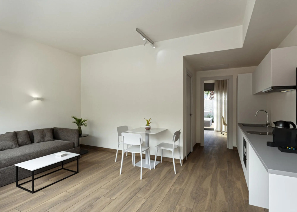 One Bedroom Apartment with Private Garden