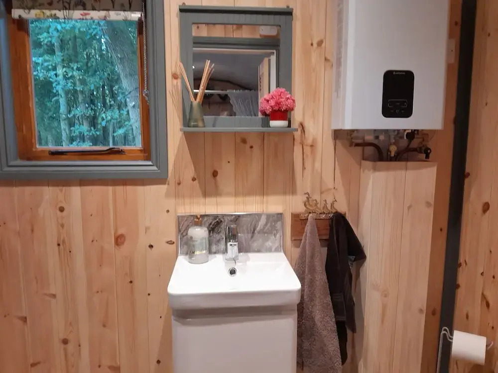 Little Greenwood Shepherd Hut - Sleeps 2