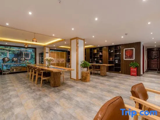Mountain and Lodge · Flower Manor (Xijiang Qianhu Miao Village Observation Deck)