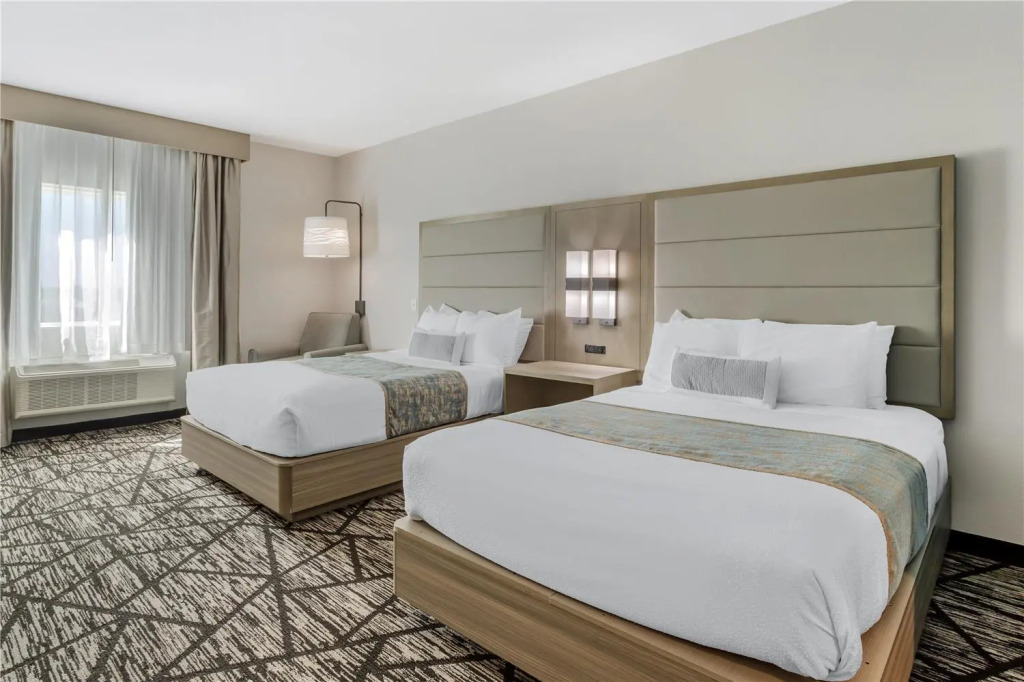 Best Western Plus Mid County