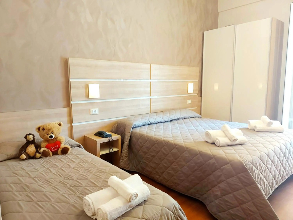 Hotel Monica