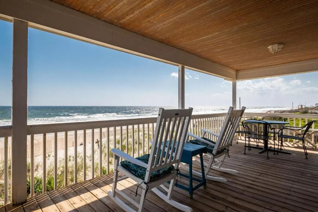 Beach Barracks by Oak Island Accommodations