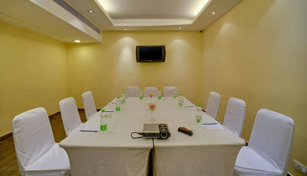 Sarovar Portico Naraina, Hotel