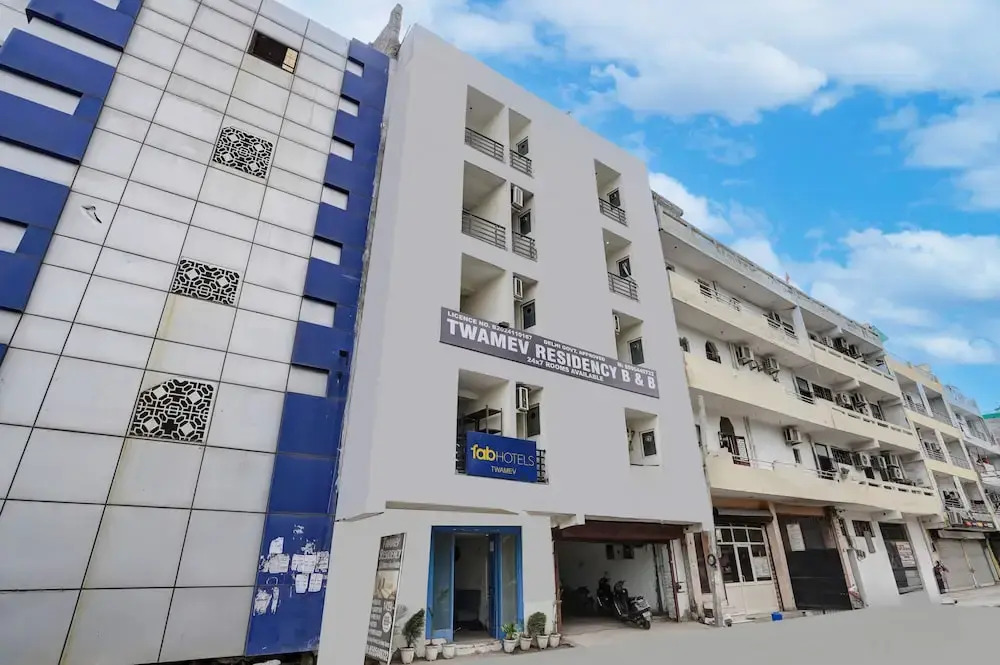 Hotel Twamev residency Uttam Nagar couple friendly