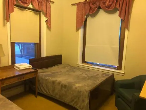 Leland Hotel