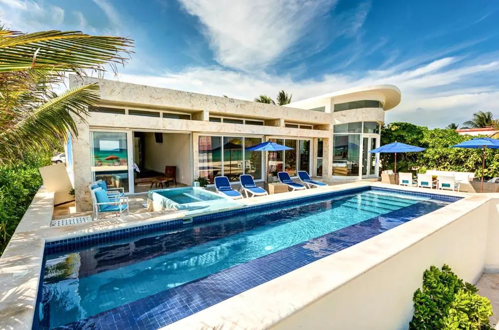 Playacar Villa Sleeps 8 with Pool and Air Con