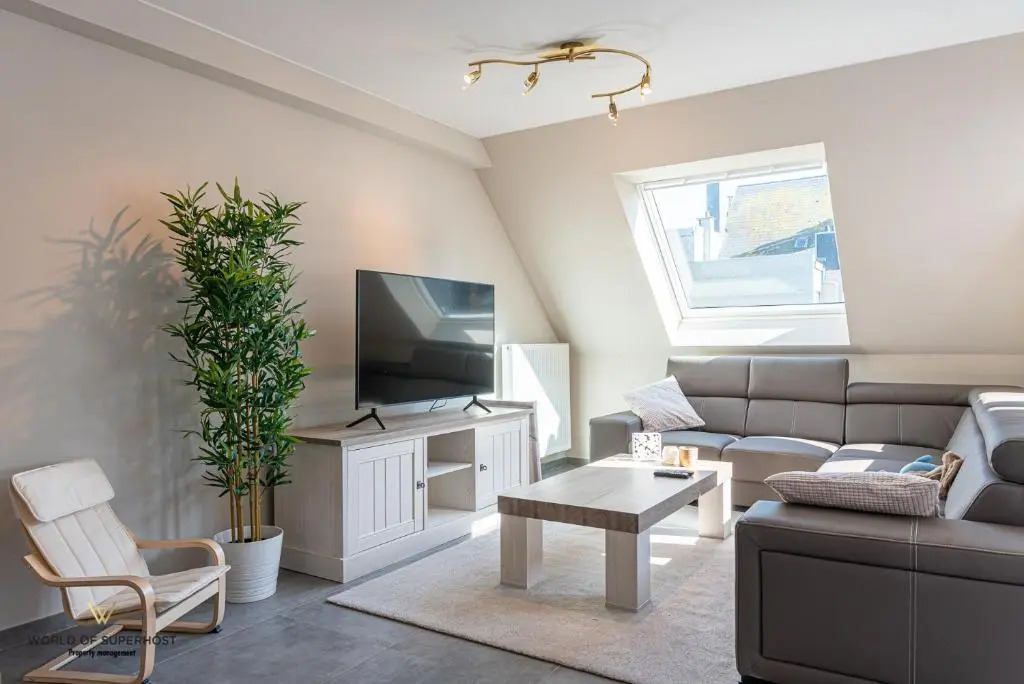 Spacious apartment in the heart of Ostend near the sea