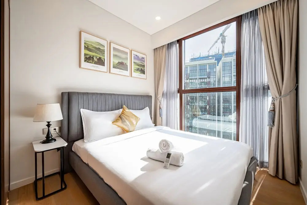 Prime Riverside Metropole by DiStay