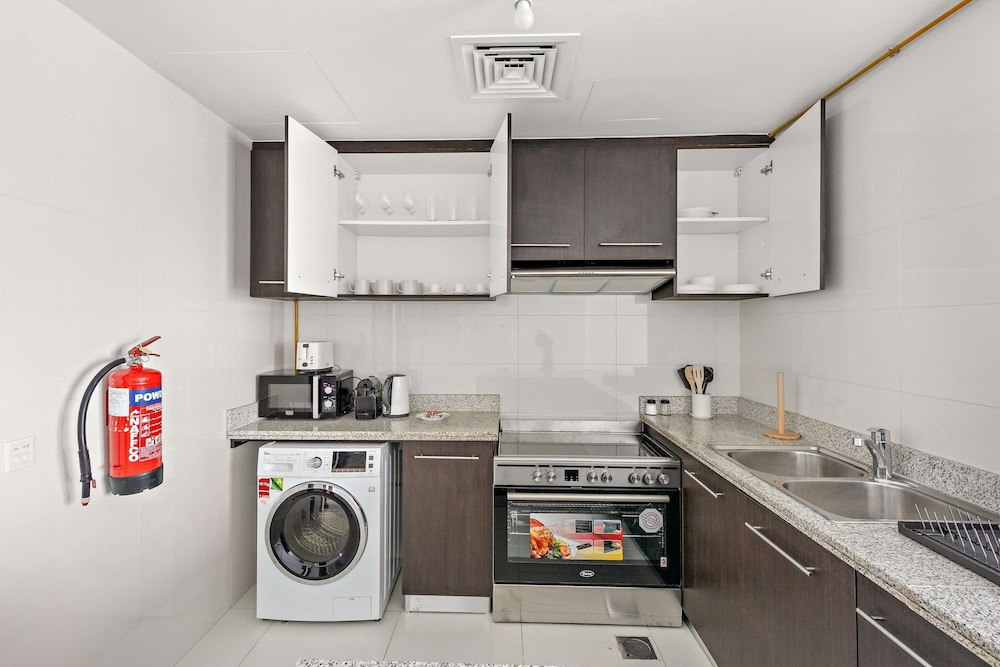 Silkhaus Chic 2BR in Horizon Tower Near Beach