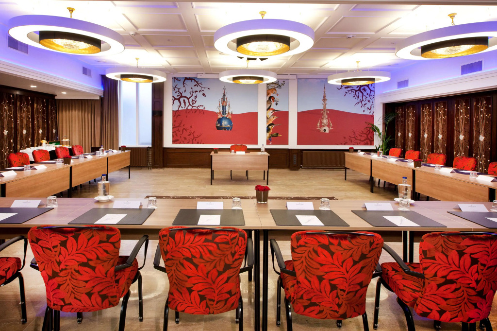 Golden Tulip Hotel Central